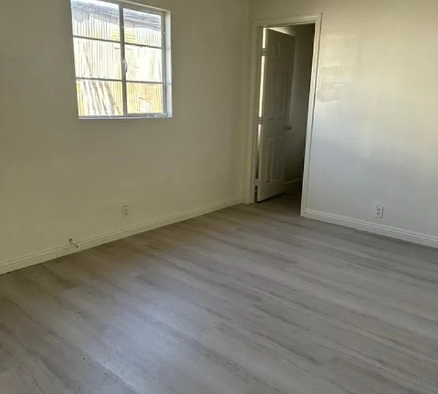 451 W Yermo Rd #B — Photo 4