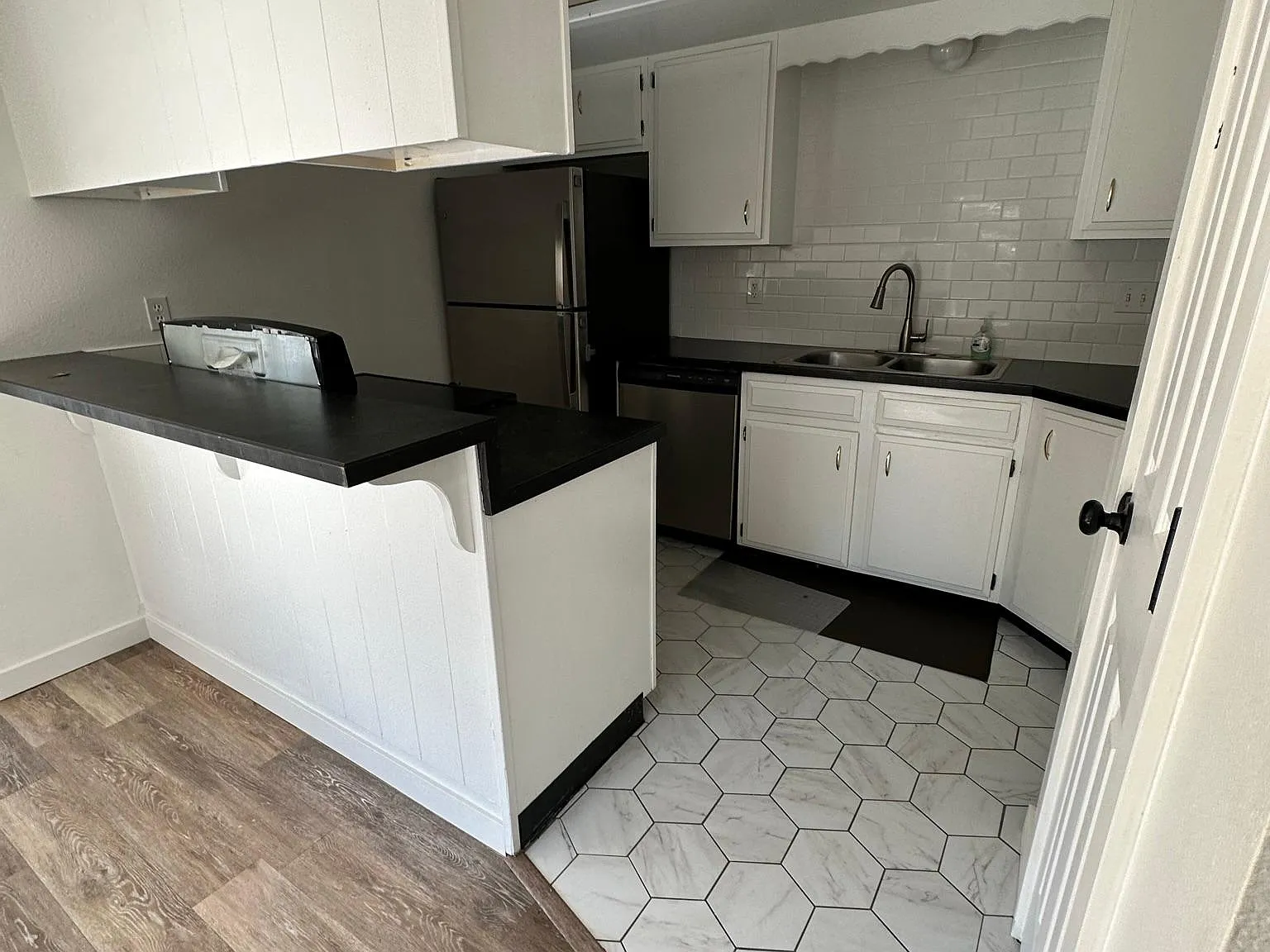 2 bed, 1.5 bath, 1038 sqft, $1,775 — Photo 3