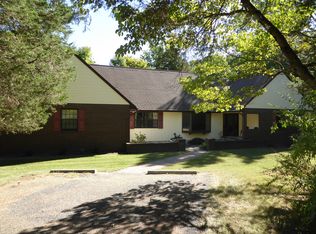 4 Hunting Hills Rd, Annandale, NJ 08801