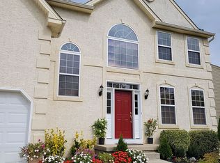 14 Parliament Rd, Sicklerville, NJ 08081