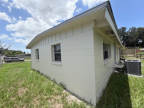 4th image of 1310 Warrington Way