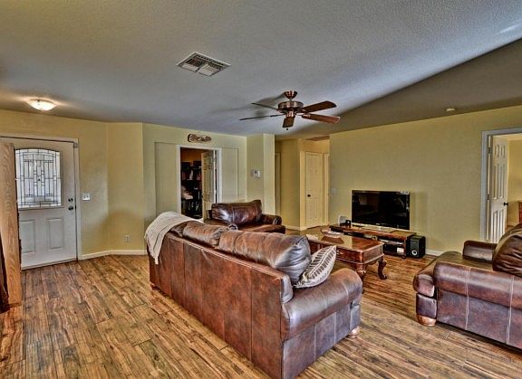 5th image of 16501 N Naegel Dr
