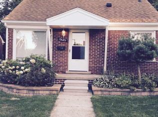13645 Hart St, Oak Park, MI 48237