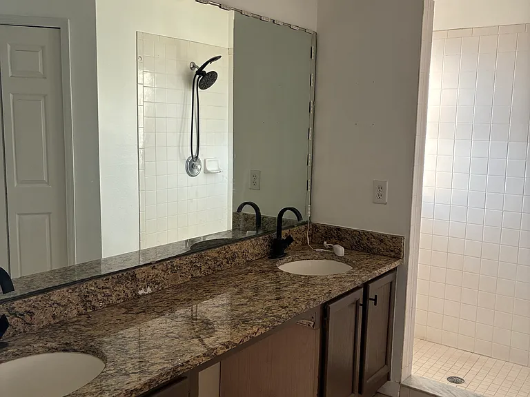 1891 Olivia Cir — Photo 8