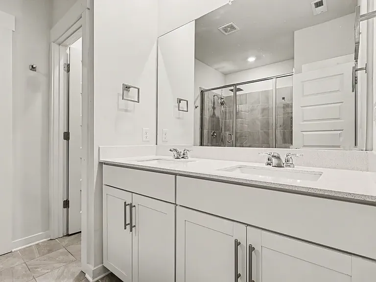 2439 Williams Ridge Dr — Photo 17