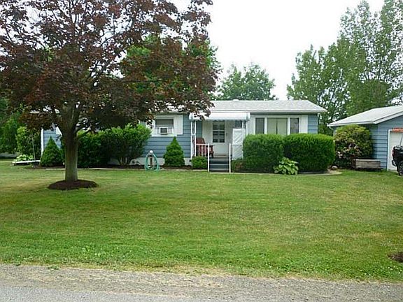 2nd image of 2700 Ellen Dr