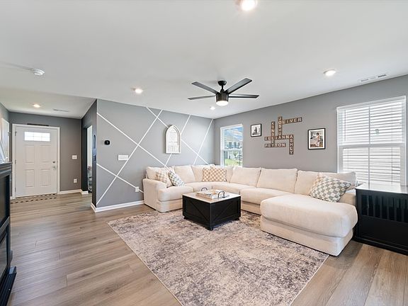 4th image of 440 Grey Ghost Way