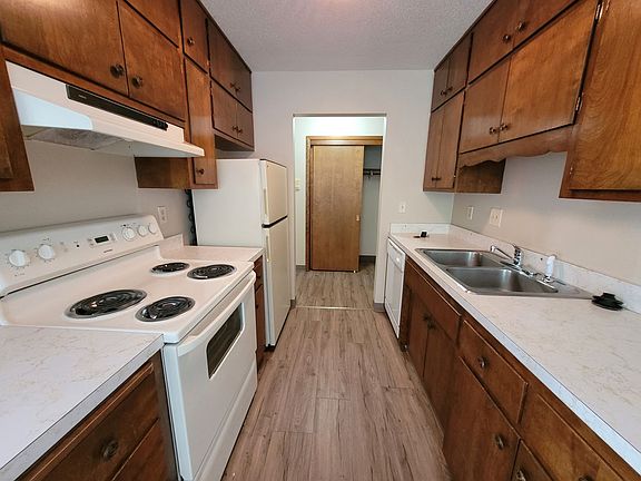 2nd image of 301 30th Ave N #305