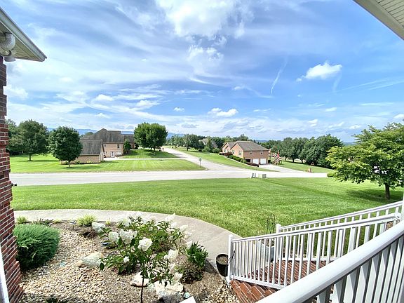 4th image of 3023 S Hampton Way