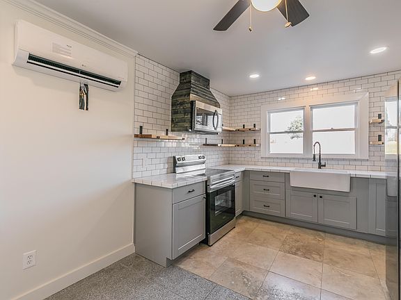 4th image of 722 W Oak St #100