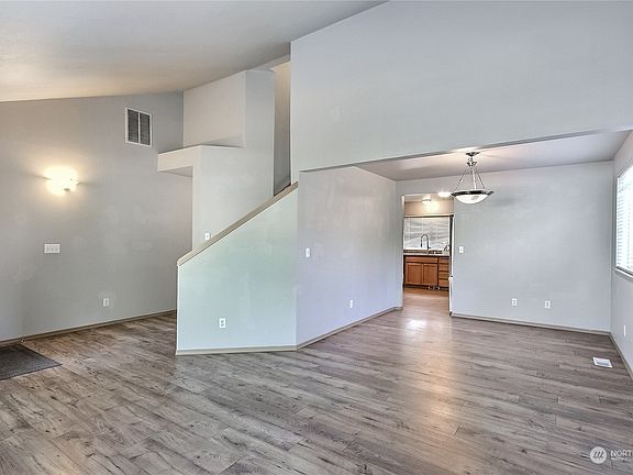 2nd image of 5712 227th Street E