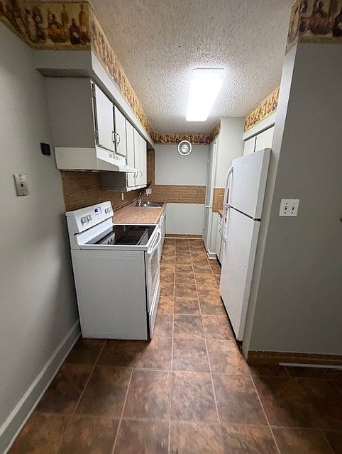 1st image of 3105 Heritage Dr APT 6