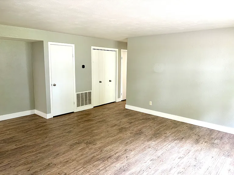 4028 N Illinois Ave #4 — Photo 4