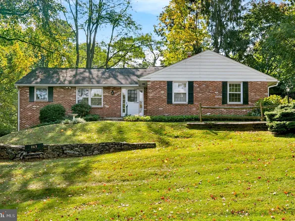 369 Yorkshire Rd, Bryn Mawr, PA 19010