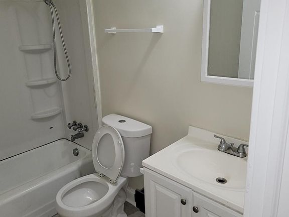 4th image of 1118 W Rankin Ave
