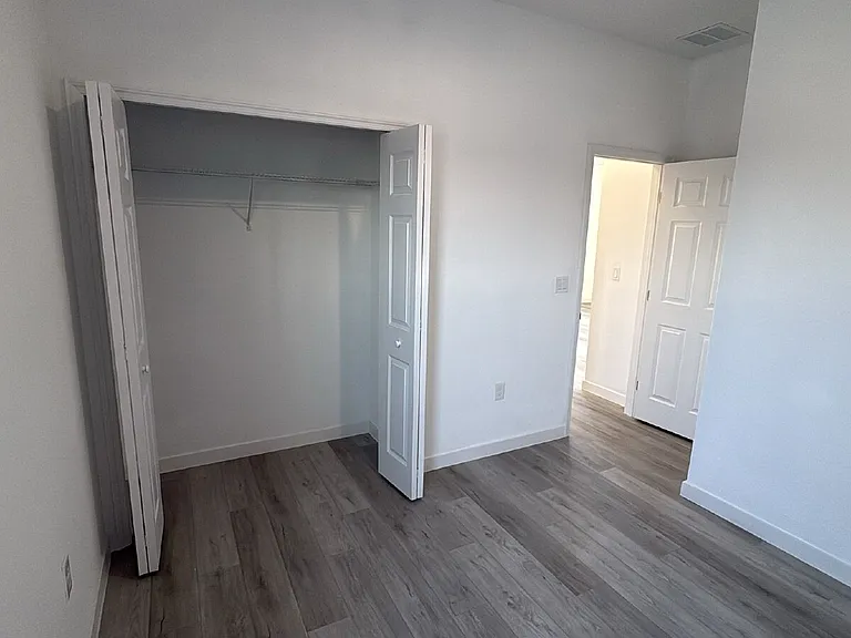 833 Colville Dr — Photo 13
