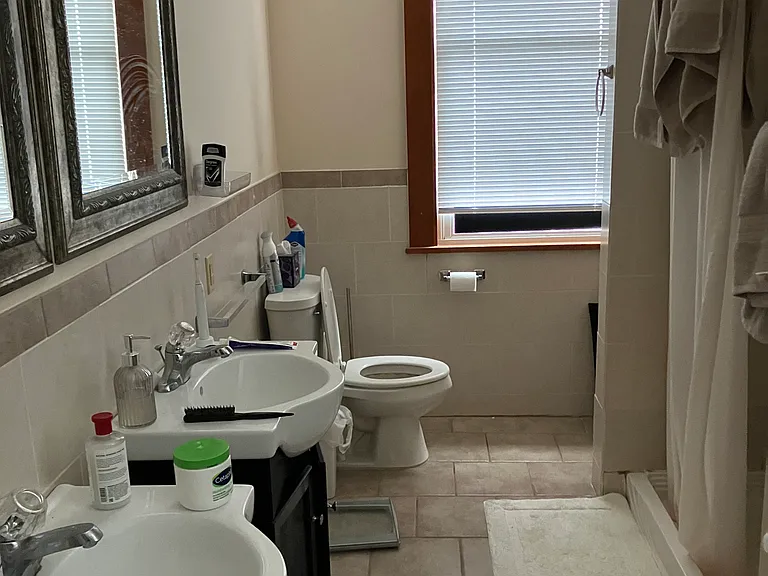 Upstairs bath with 2 sinks large shower