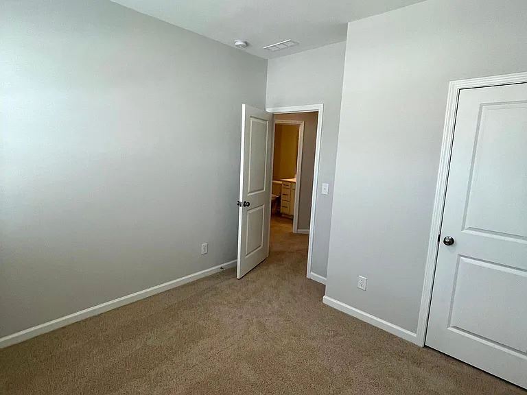 1036 Commack Dr — Photo 14