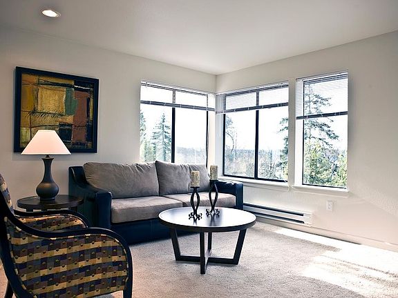 3rd image of 13198 SE Newport Way APT L102