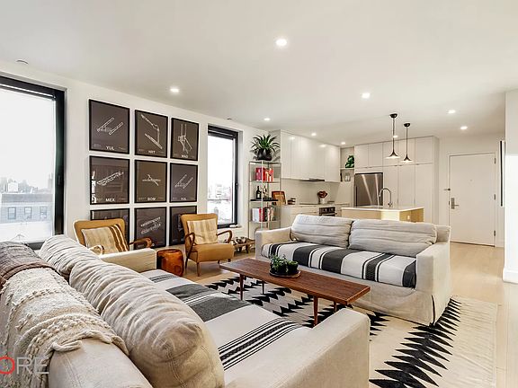 2nd image of 762 Park Pl #6D
