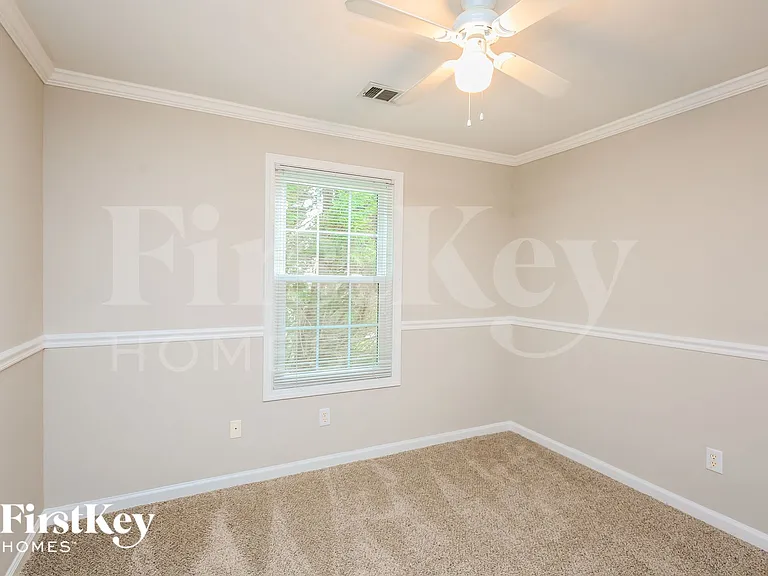 2410 Kirkstone Dr — Photo 13