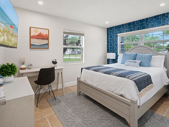 5th image of 900 Coconut Cir W #1