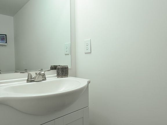 3rd image of 71 Trevitt Dr APT G