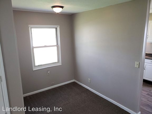 4th image of 3146 Eastlawn St