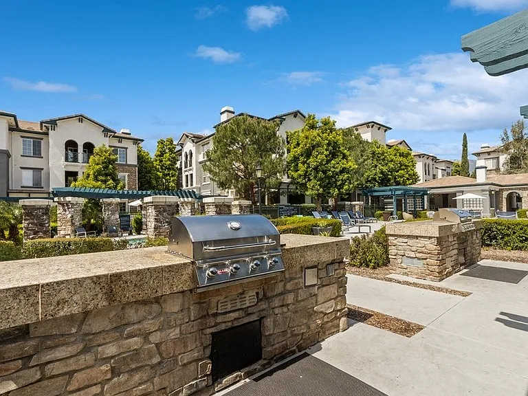 Victoria Arbors Apartment Homes — Photo 13
