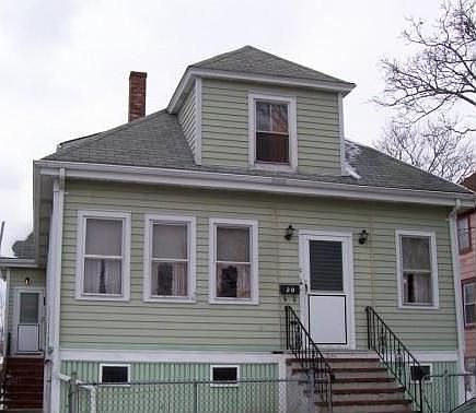 1st image of 20 Hitch St