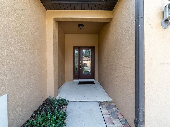 3rd image of 212 Silver Falls Dr