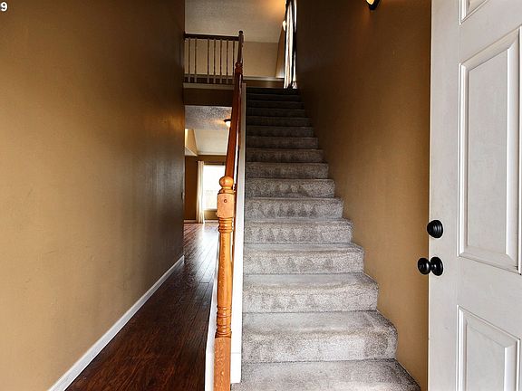 3rd image of 13905 NE 63rd St