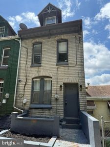 816 S 9th St, Reading, PA, 19602