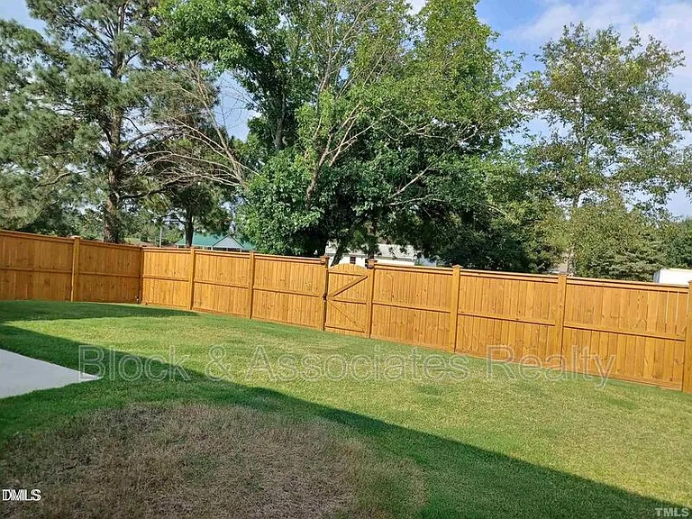 2131 Fox Chapel Pl — Photo 4
