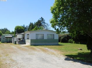 90888 Evergreen Ln, Coos Bay, OR 97420