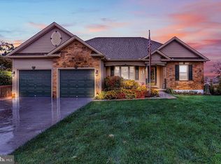 101 Hillside Rd, Hanover, PA 17331