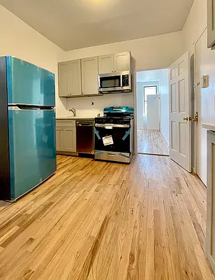 Rented by Parlor Real Estate Corp | media 4