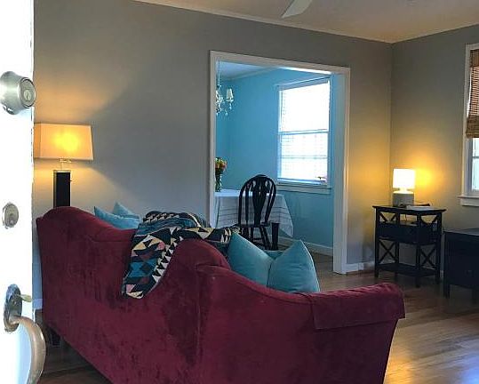 3rd image of 4807 Boulevard Ln