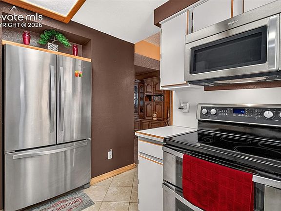 4th image of 2035 Sussex Ln