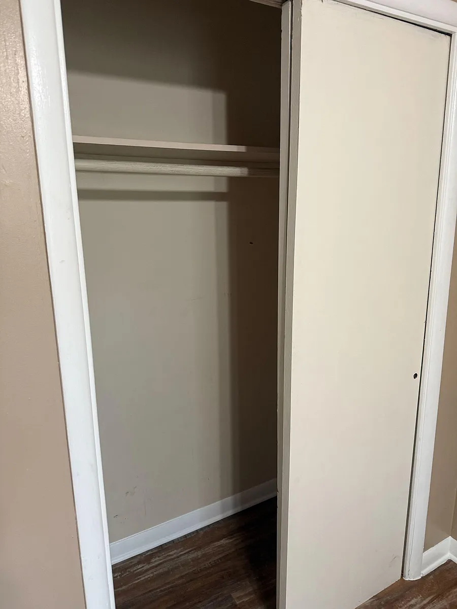 Reach-in closet - Candlelight Ln