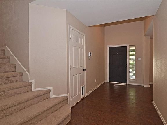 3rd image of 2839 Park Place Dr