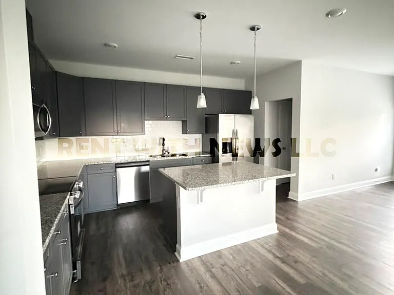529 Eversden Dr — Photo 8