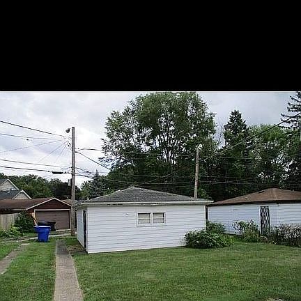 3rd image of 14443 Des Plaines St