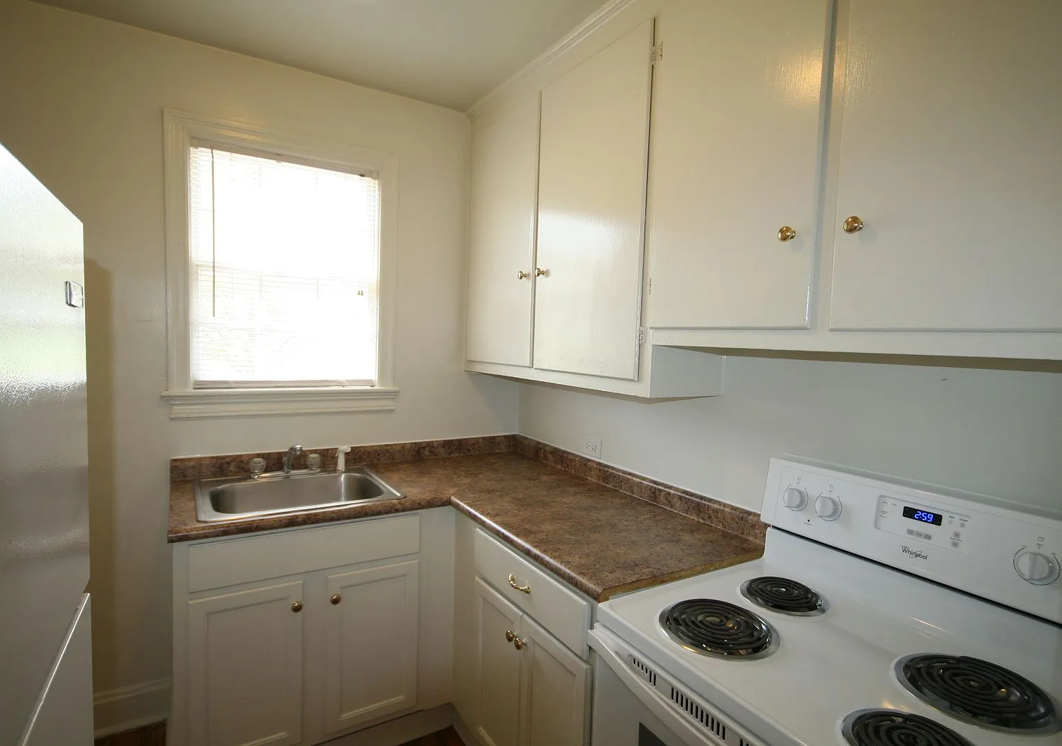 Charming 1BR duplex. Walk to 9th St. and DUKE! — Photo 1