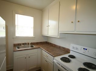 Charming 1BR duplex. Walk to 9th St. and DUKE!, Durham, NC 27705