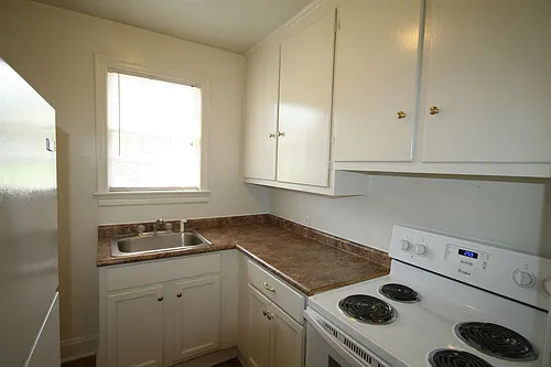 Charming 1BR duplex. Walk to 9th St. and DUKE! Photo 1 Charming 1BR duplex. Walk to 9th St. and DUKE! Photo 1