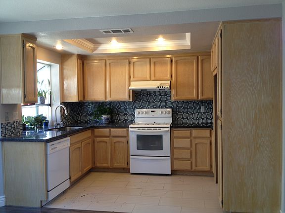 4th image of 623 Burnley Ln
