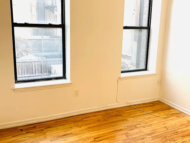 953 2nd Ave #3R — Photo 2