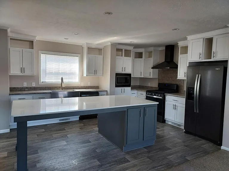 6445 Hamlet Way — Photo 4