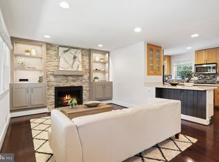 614 Kingsley Rd SW, Vienna, VA 22180